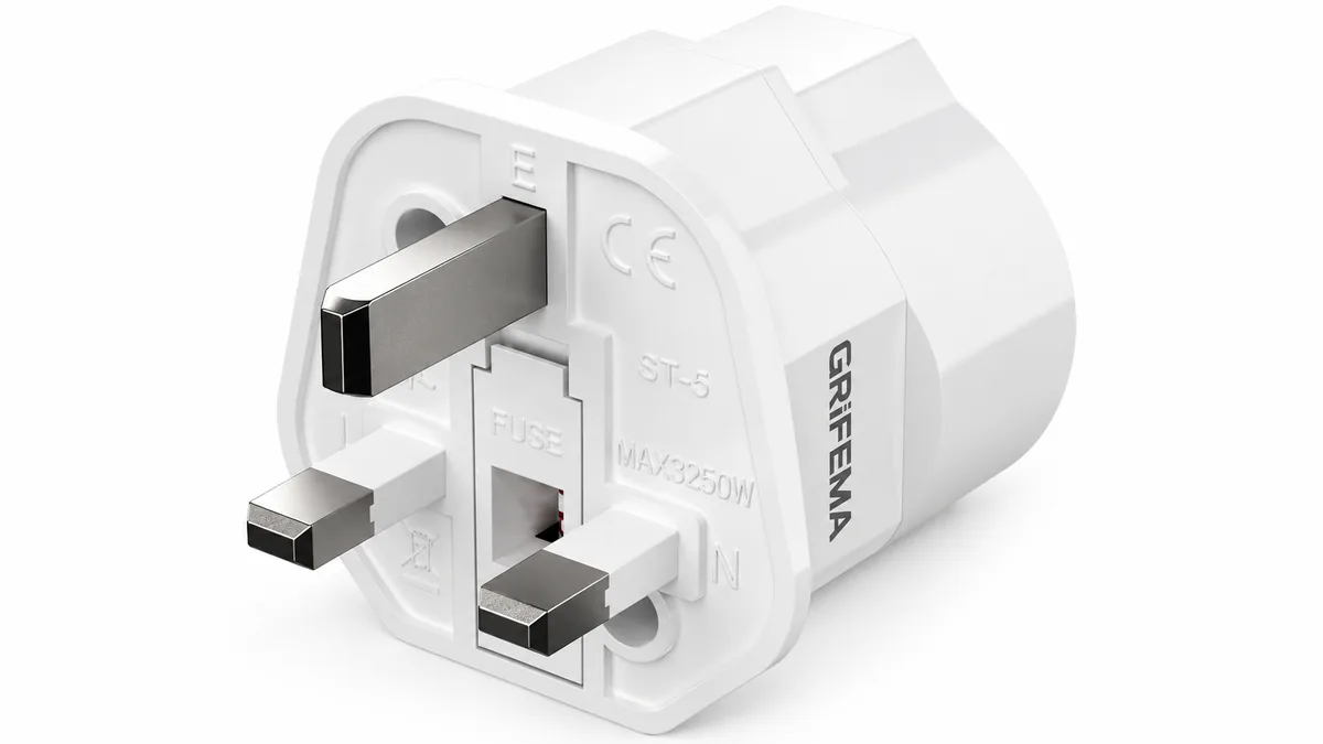 Adaptador GRIFEMA de clavija europea a enchufe tipo G