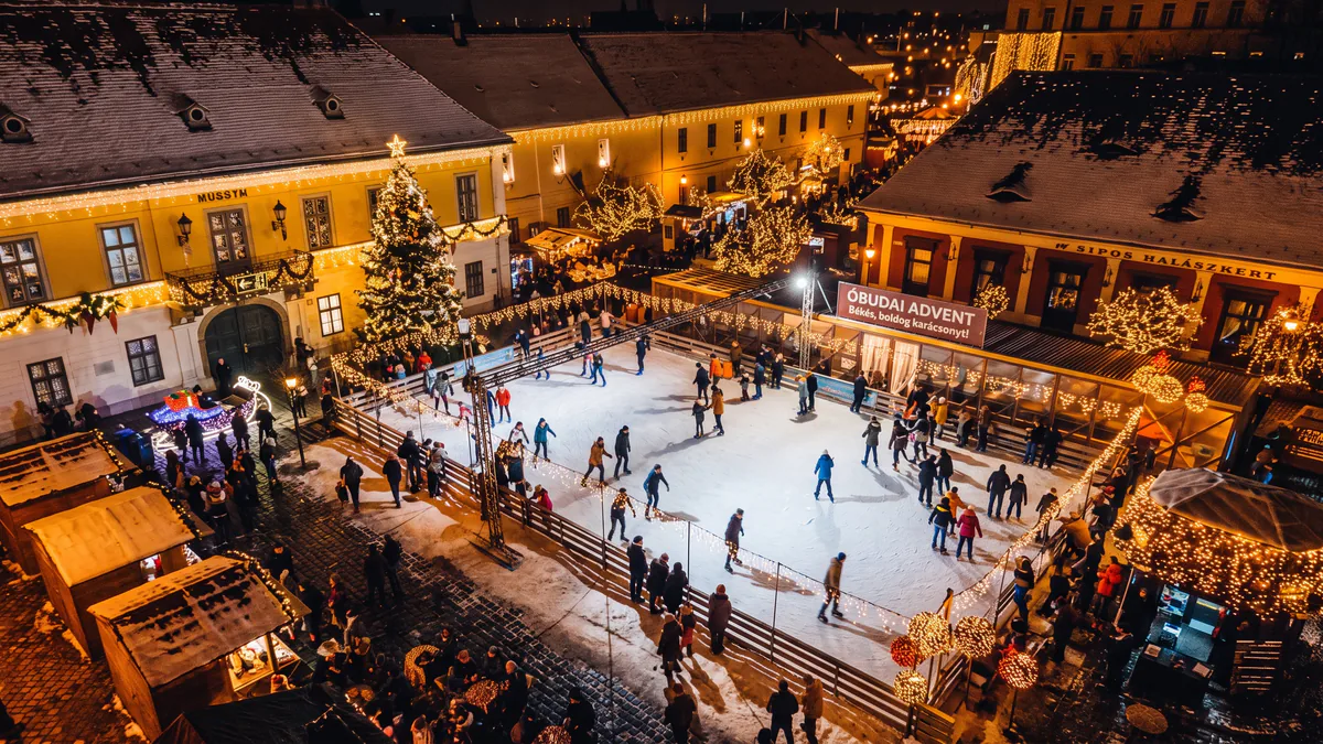 Mercadillo navideño Advent Óbudán en Fő tér